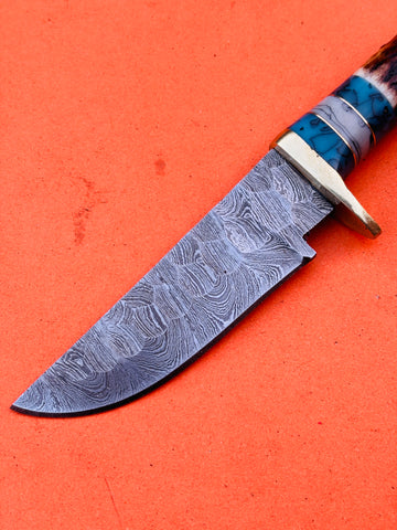 Majestic Blades Custom Hand Forged Damascus Steel Hunting Knife Skinning Knife Stag & resin Handle with Brass Guard, Leather Sheath 08 inches